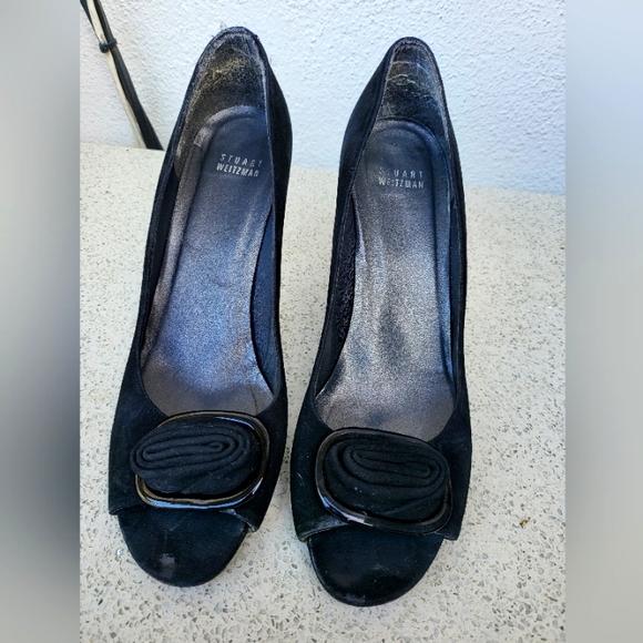 STUART WEITZMAN black suede open toe heels. - Picture 2 of 6